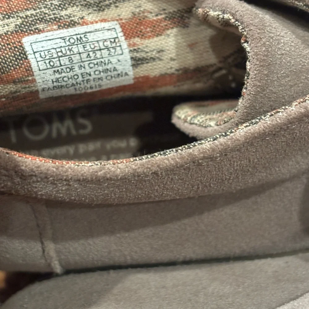 Tom’s Women's Suede Ankle Boots in size 10. Tan